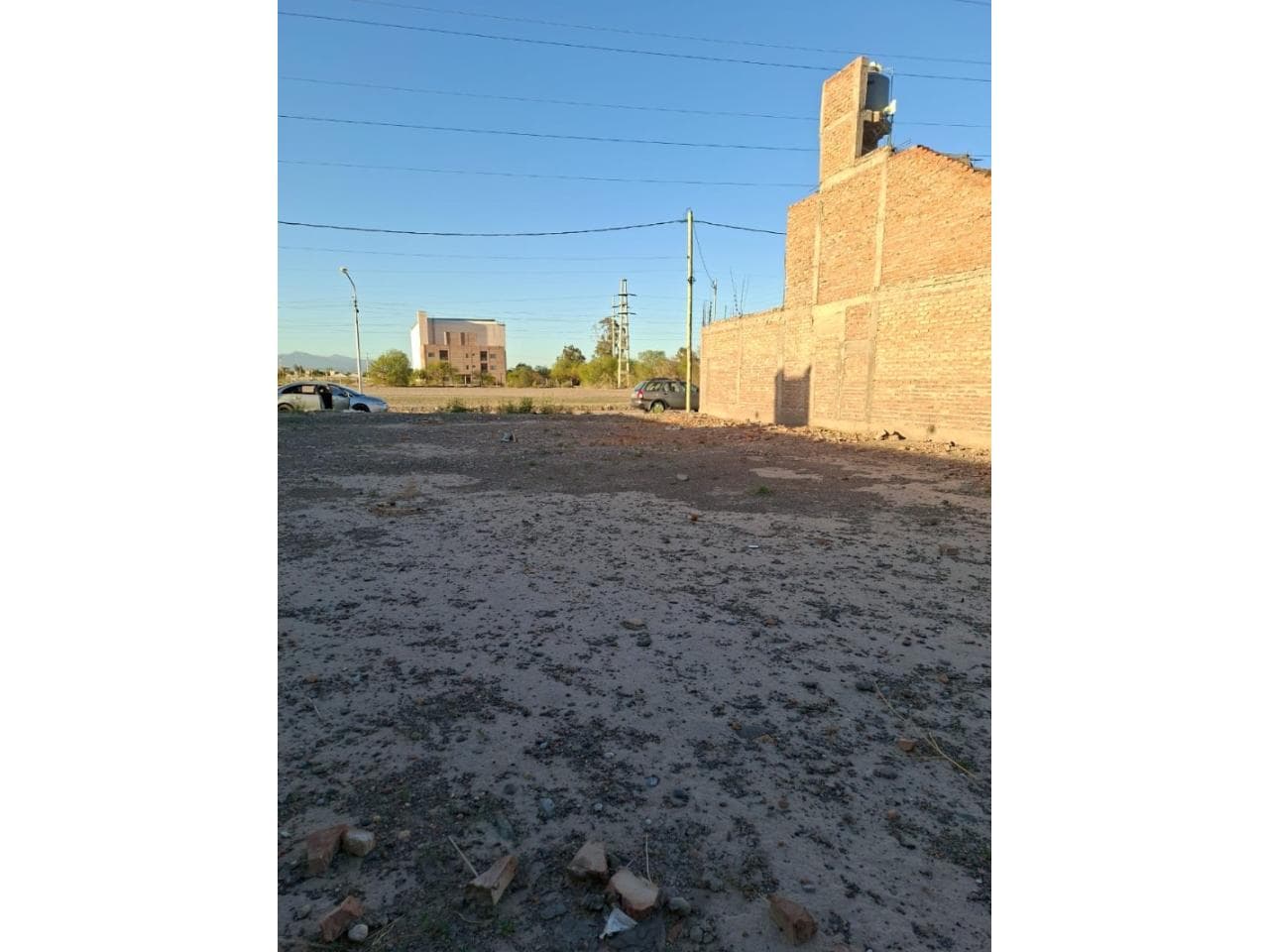 Venta Terreno 10x25m Con Proyecto De Casa Aprobado. Inversión Inteligente. Rivadavia