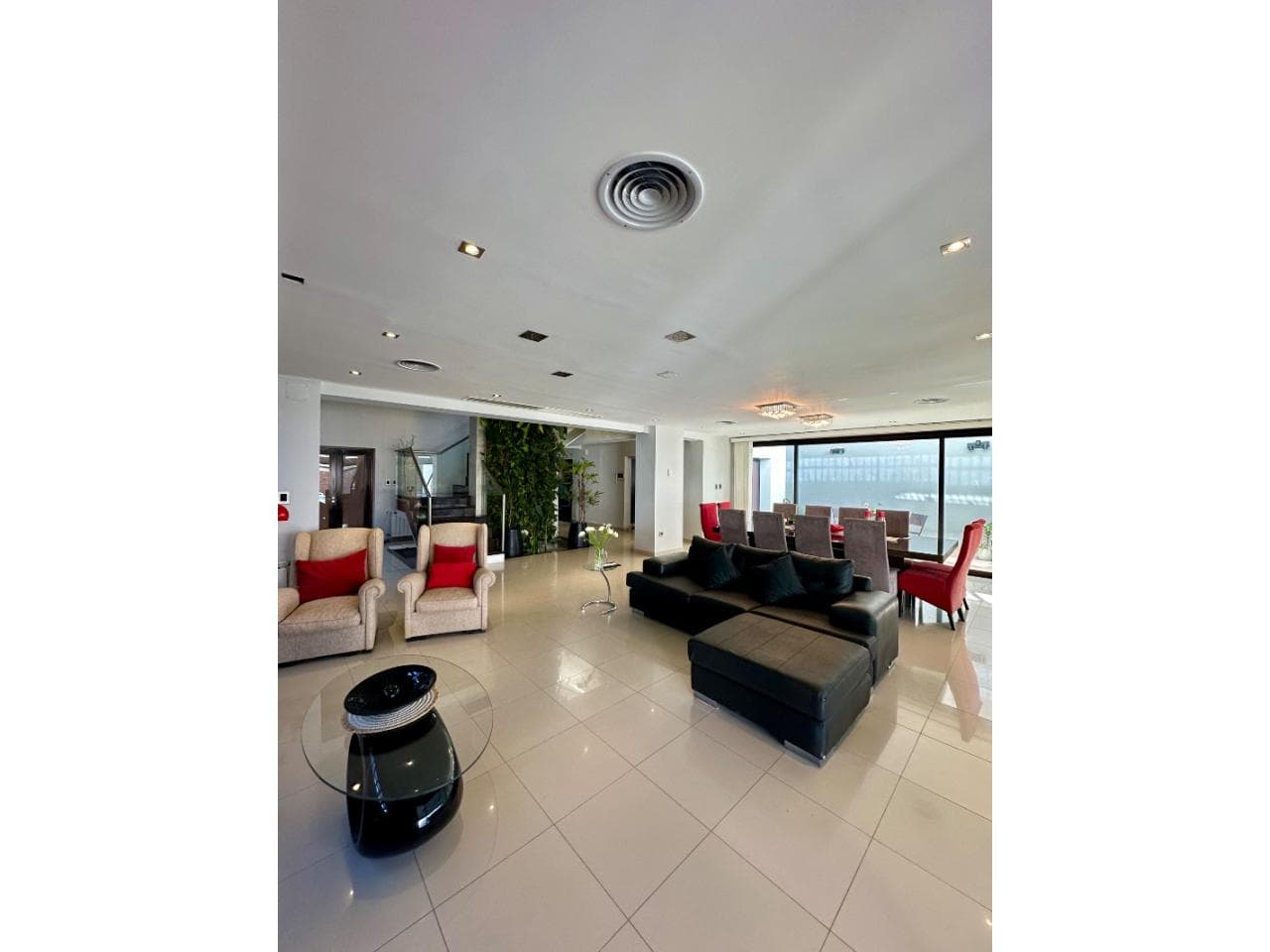 Categórica Casa De 651 M² Que Redefine El Lujo Urbano  Capital