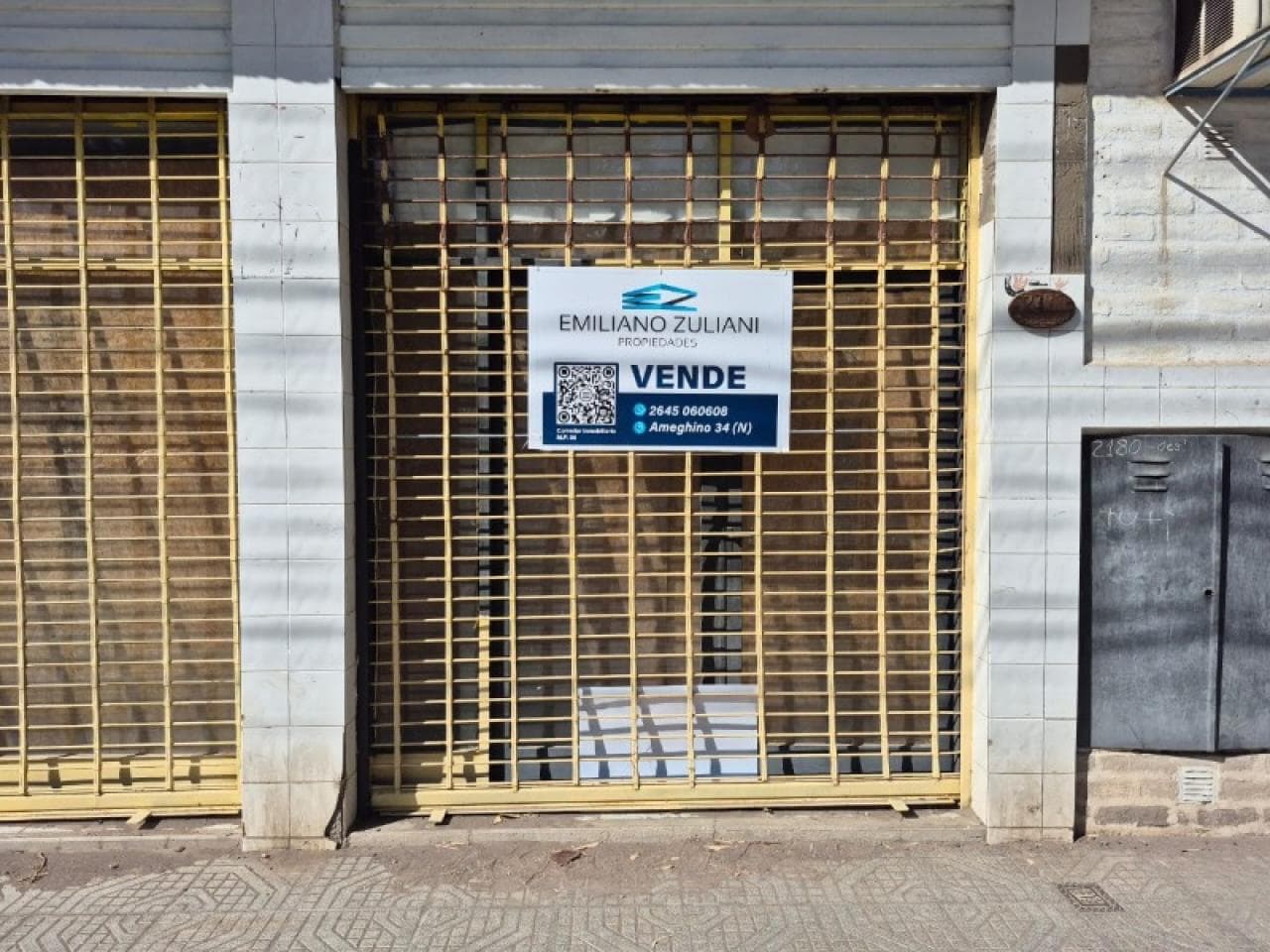 Venta - Propiedad Comercial Con Salón Y Vivienda Sobre Lote De 612m2 - Frente Al Jockey Club