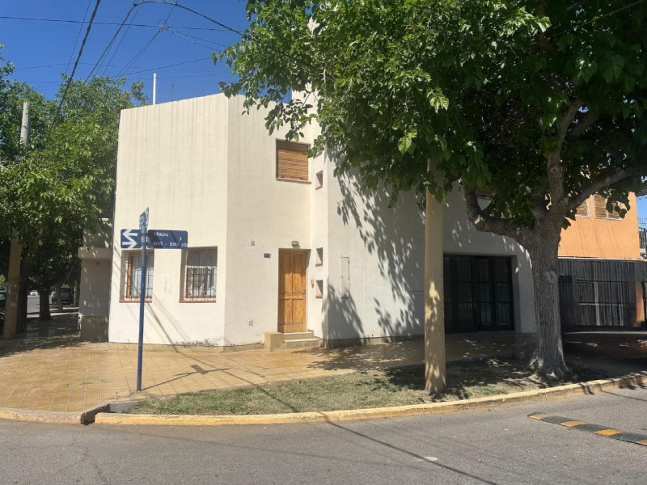 Apta Credito Hipotecario  Venta. Inversion. Casa 2 Pisos En Capital - Alem Y Maipú