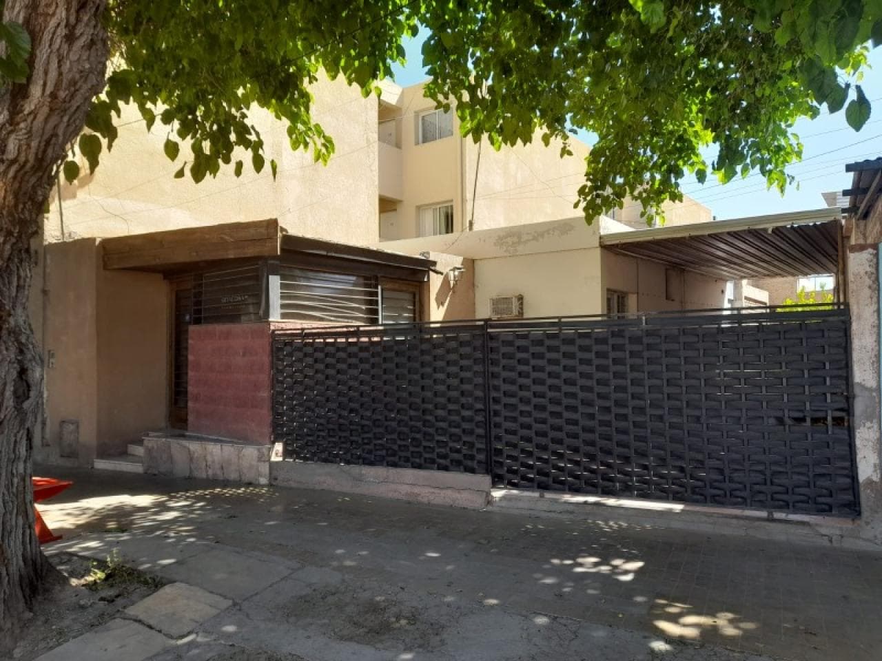 Venta. Casa 3 Dormitorios. Sta. Lucía 10x55 M, Calle Aberastain A Metros  De Municipalidad Y Plaza Principal,