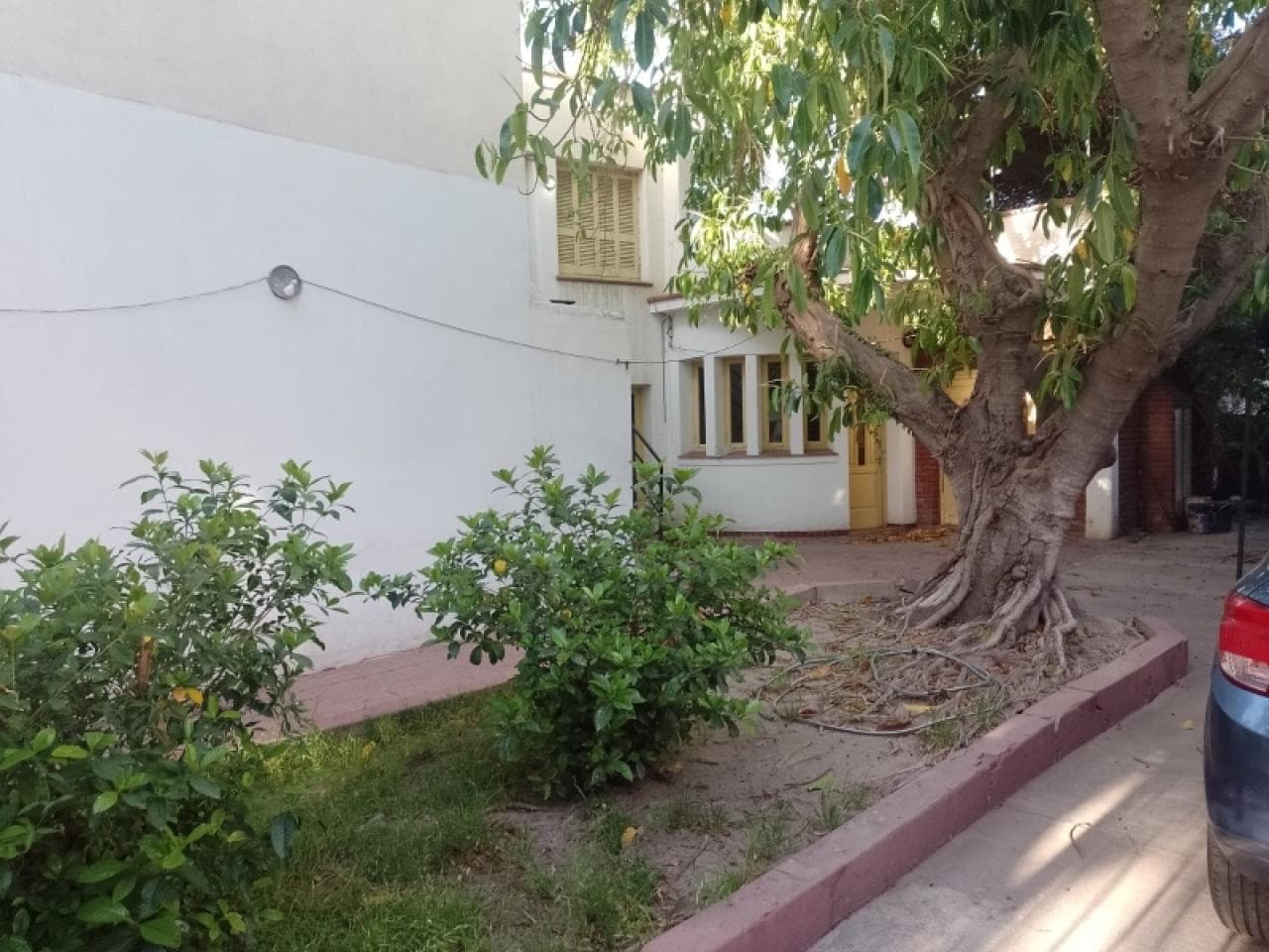 Venta - Casa + Departamento- Capital