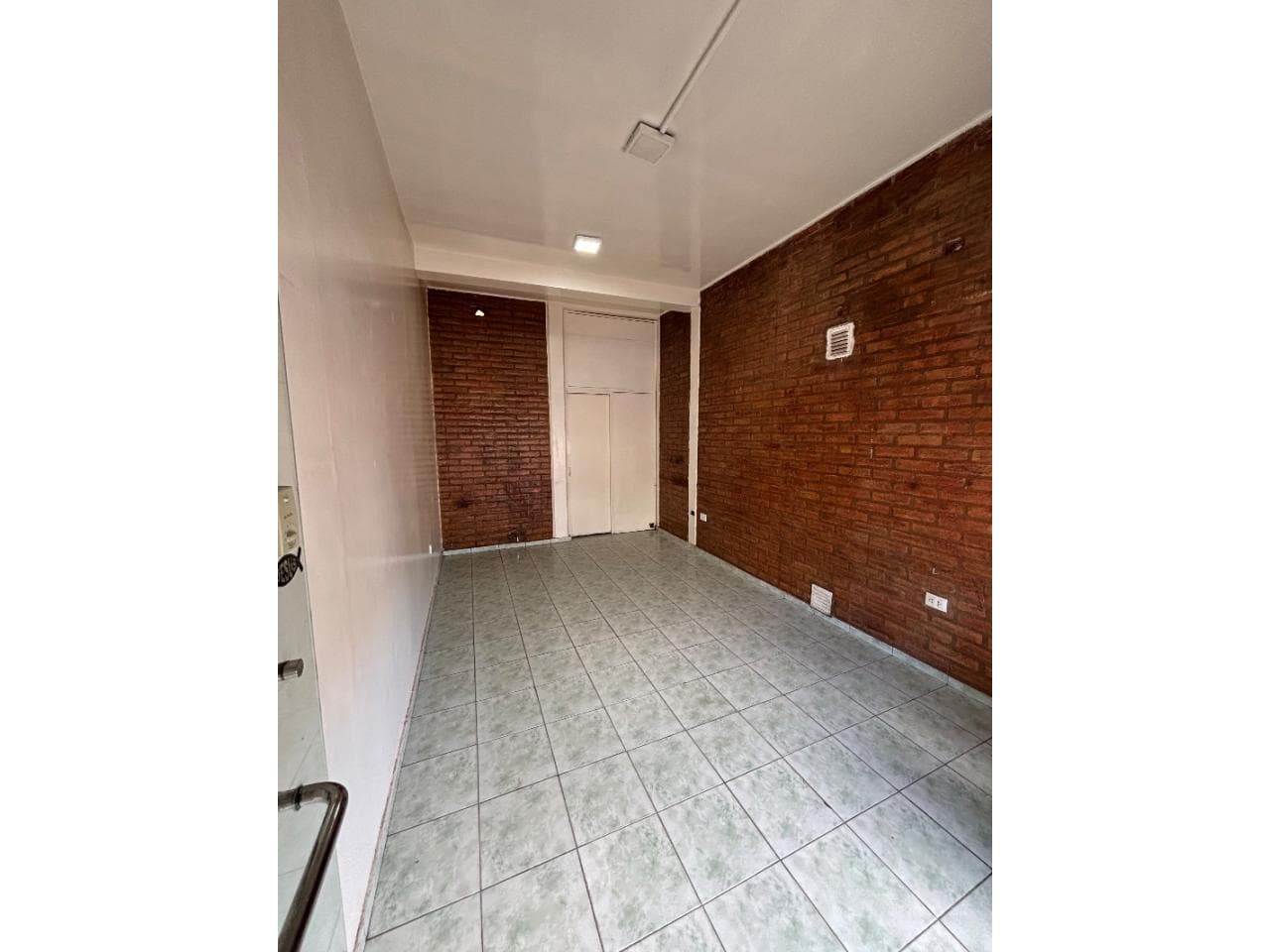 Alquiler Para Oficina / Salón Comercial