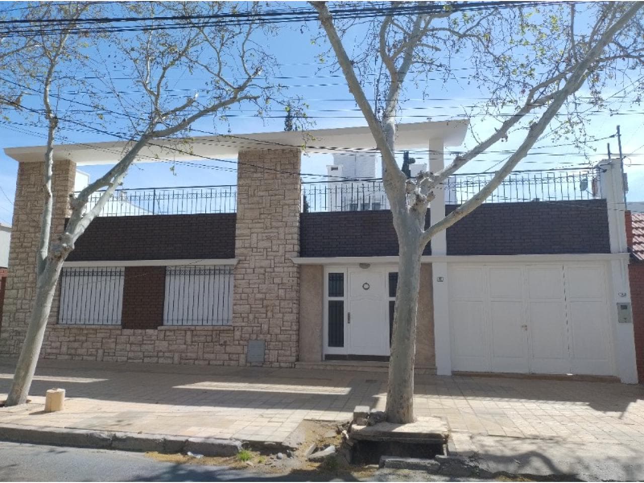 Alquilo Casa Ubicada En Zona Céntrica, Ideal Para Clínica, Instituto, Oficina, Centro De Yoga, Meditación