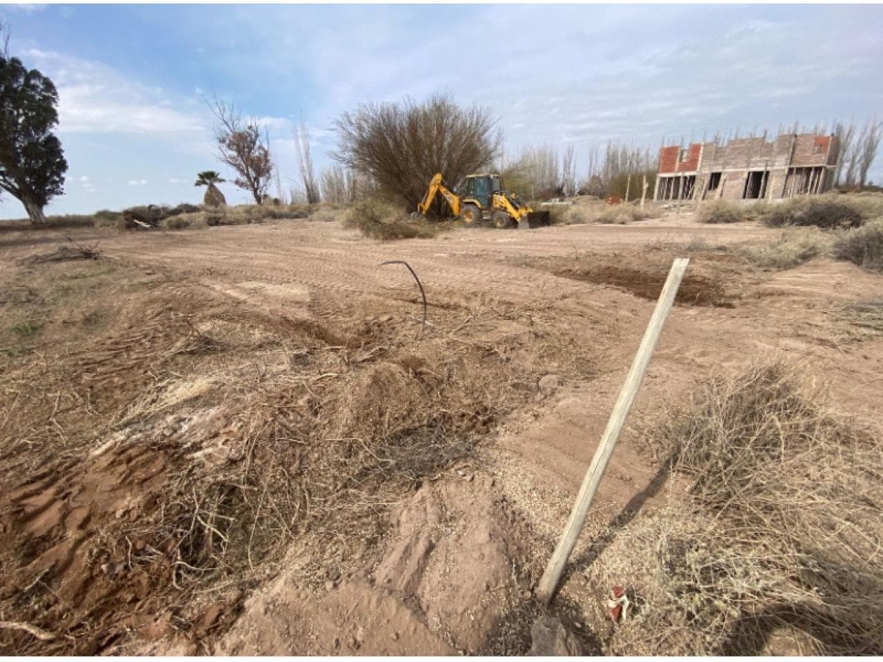 Venta. Lote 30 M De Frente Sobre Ruta 40 Y Calle 14. Pocito