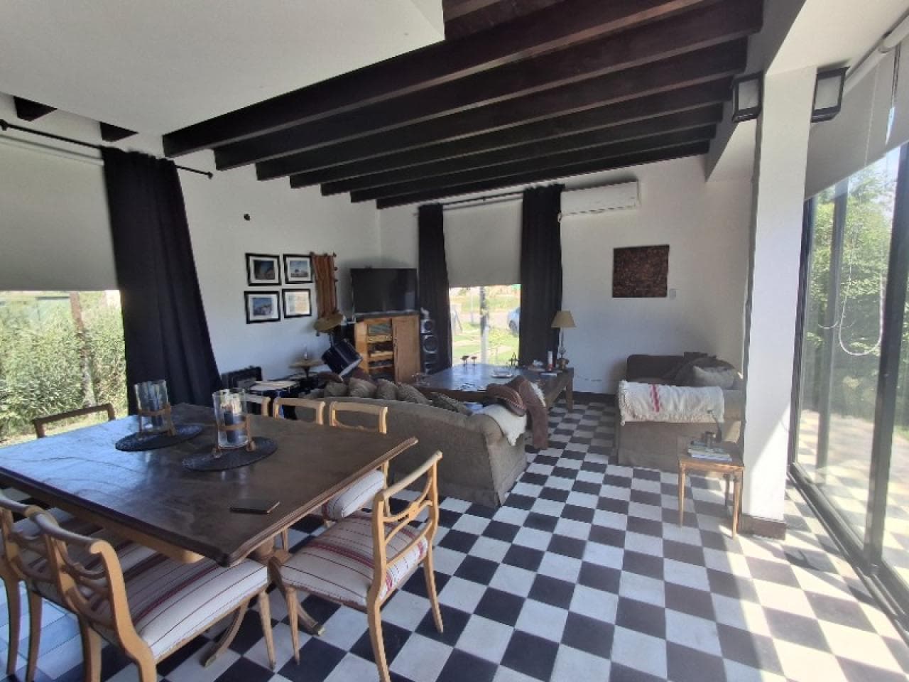 Venta Casa De Categoria En B. Privado "las Lomas" - 2 Dormit. Y 2 Baños .-