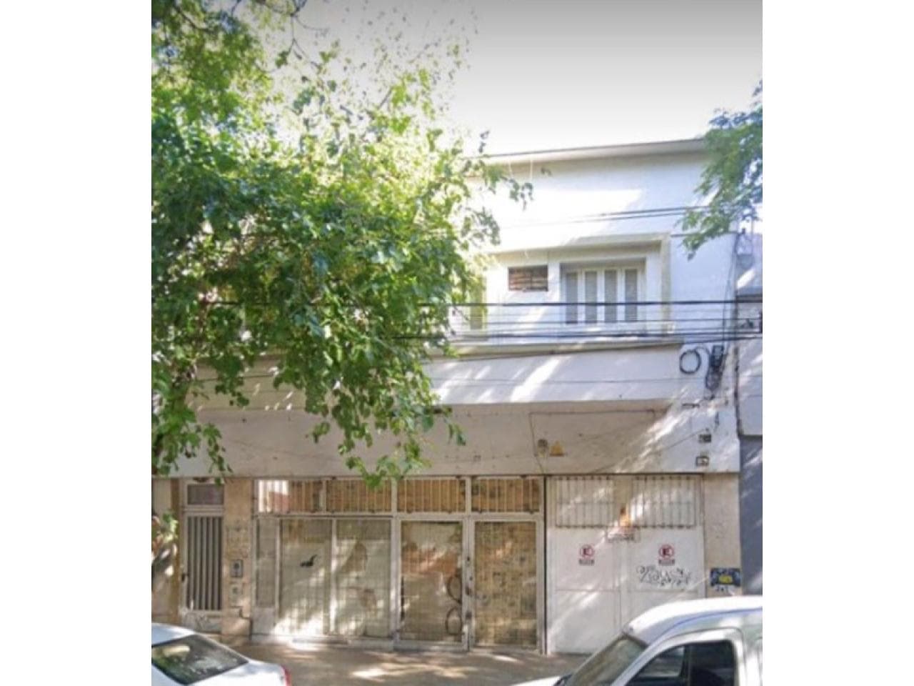 Venta Todo Un Edificio En Laprida 143 Oeste - Capital Local Comercial, Sótano, Galpón Y Departamentos De 4 Habitaciones