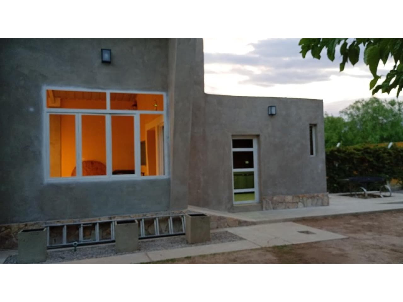 Venta. Salon Con Cocina Y 2 Banos + Pileta. Ullum
