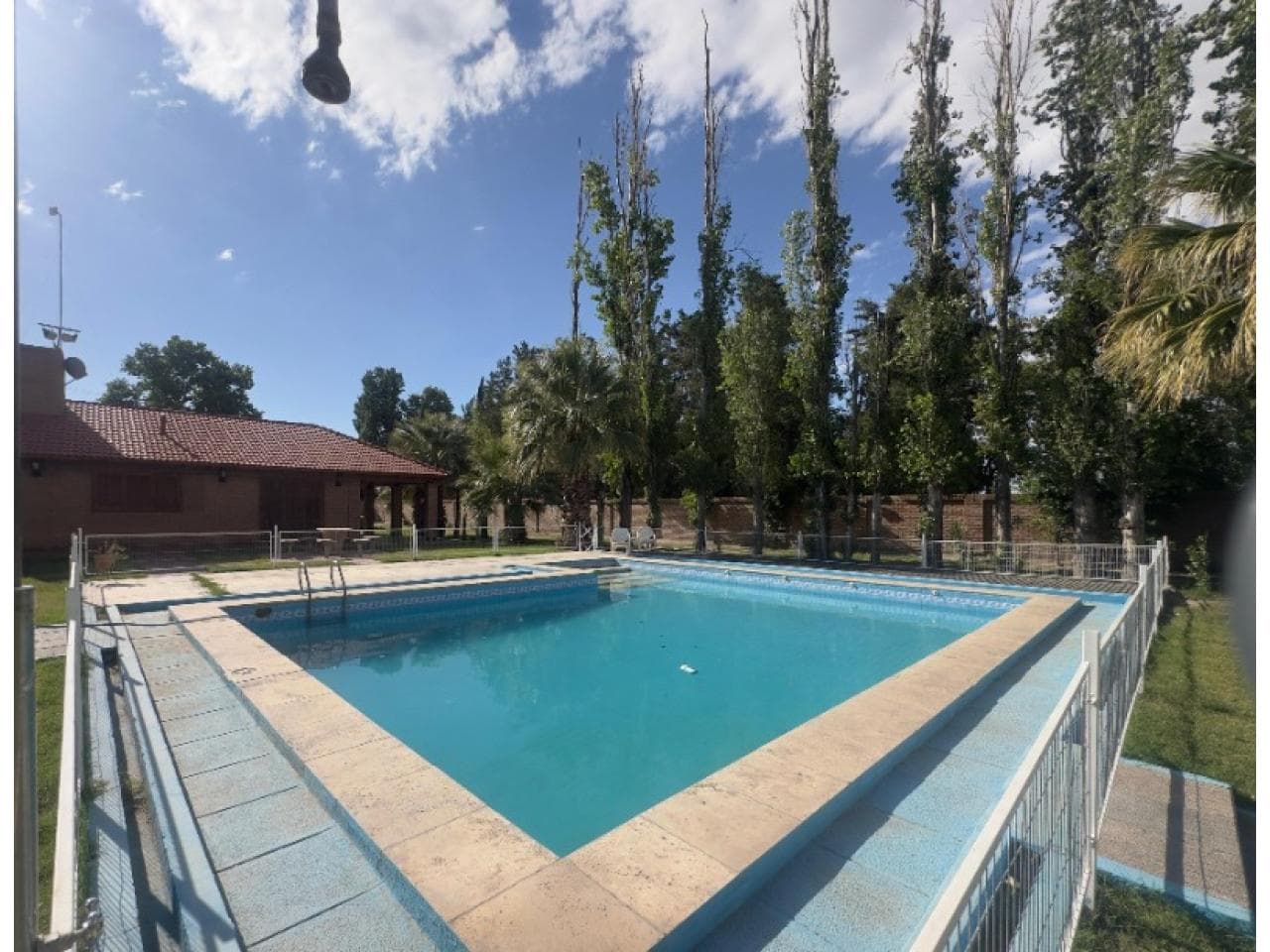 Alquiler De Casa / Quinta En Medano De Oro - Rawson - A69