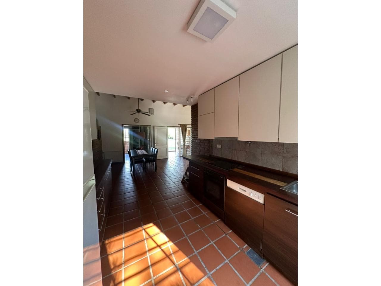 Santa Lucía Casa Quinta, Amplio Terreno, Amplios Ambientes 3 Dorm, 4 Baños, Pileta Tel. 2646296308 - 2645641149