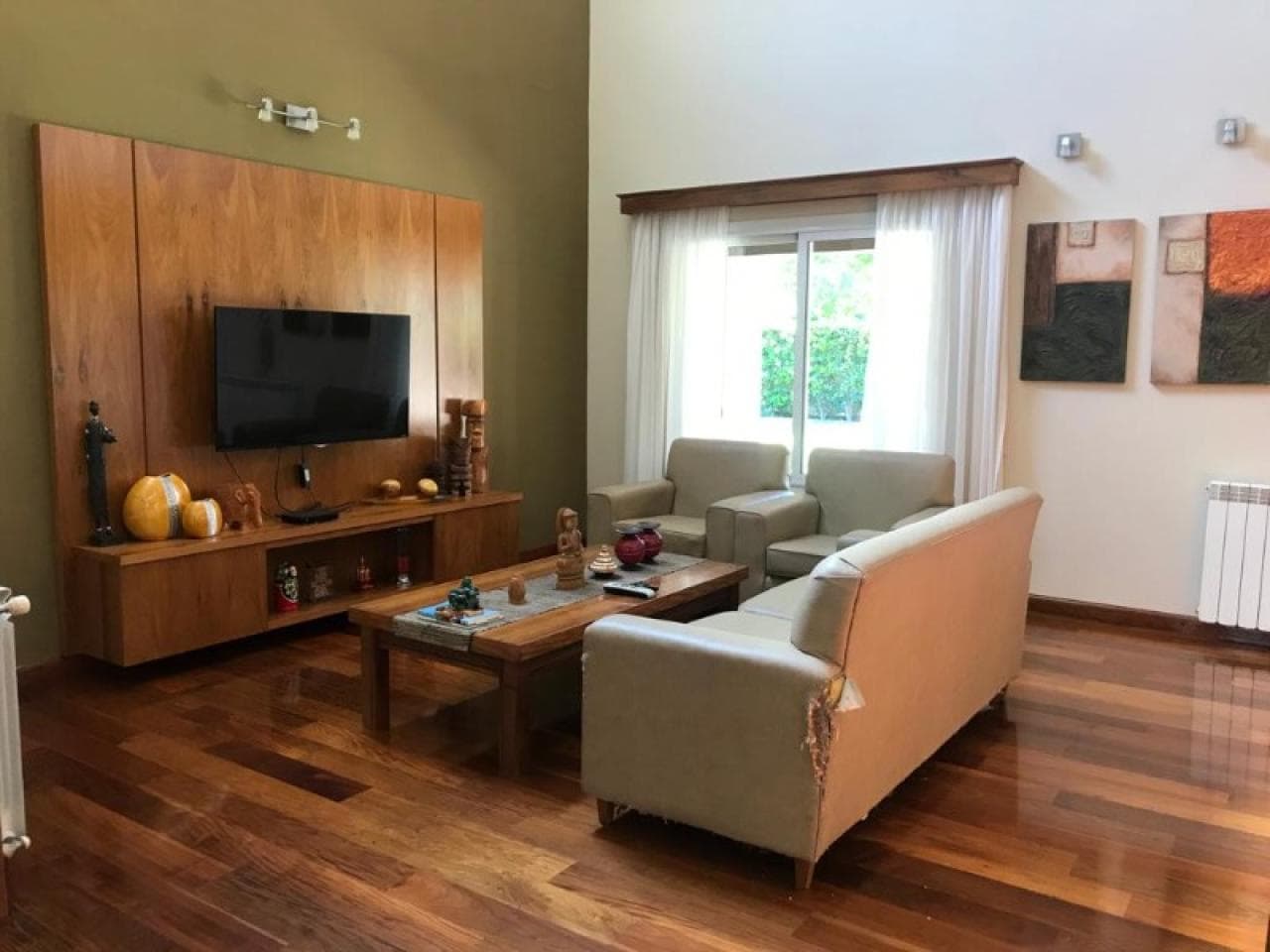 Venta. Casa En B° Privado. 3 Dorm Y 3 Baños. Rivadavia