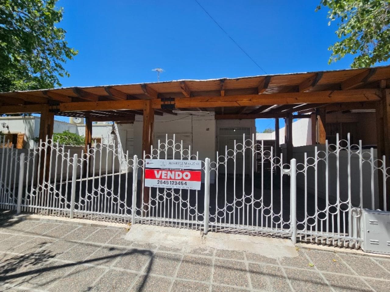 Vendo Casa, 3 Dormitorios. En Excelente Estado. Barrio Los Tamarindos. Chimbas