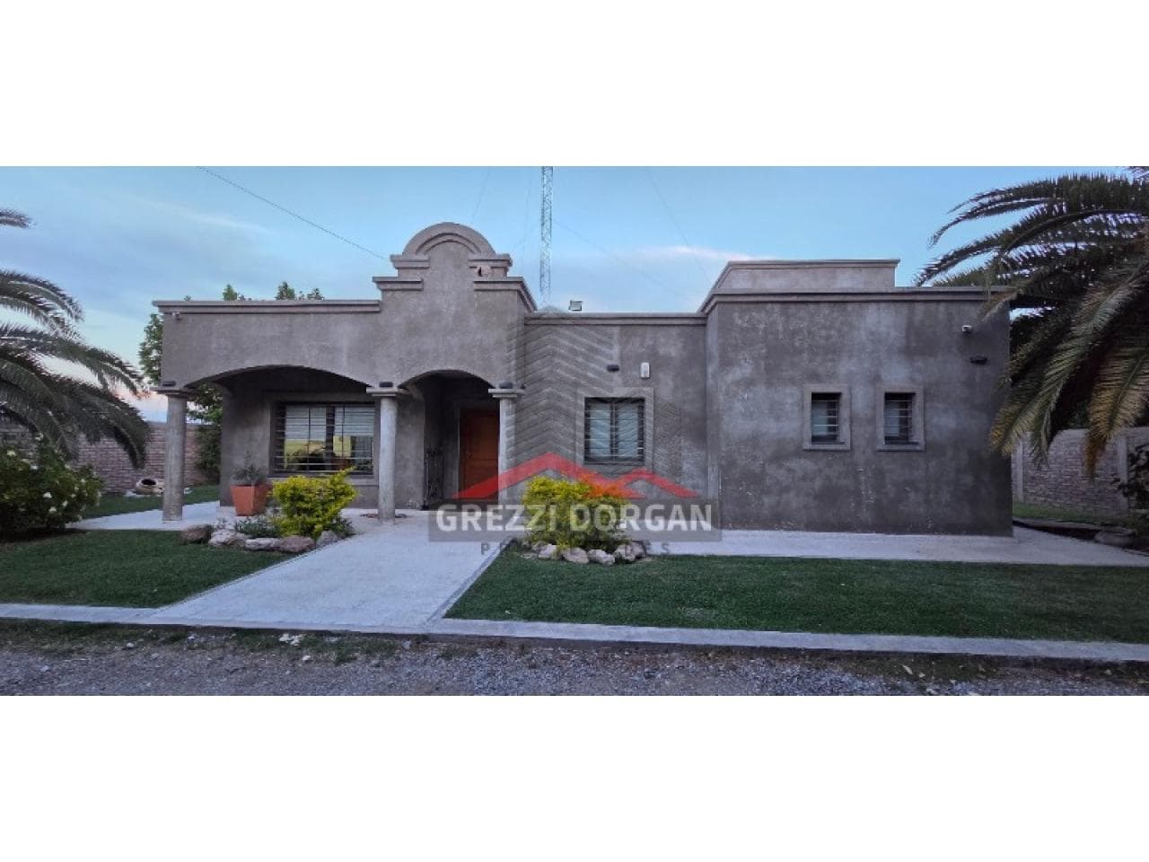 Hermosa Casa En El Mogote Con Amplio Terreno De 2165 M2