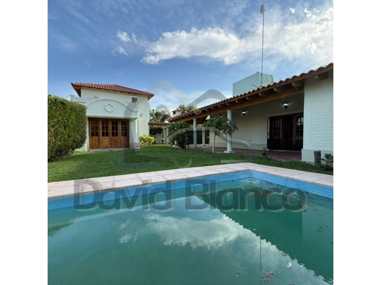 Venta Hermosa Casa, 4 Dormitorios. De Categoría En Barrio Privado "casitas Village", Rivadavia