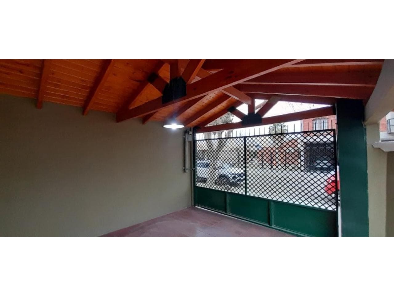 Arevalo Inmobiliaria Vende Casa En Bº U.c.c., Rivadavia