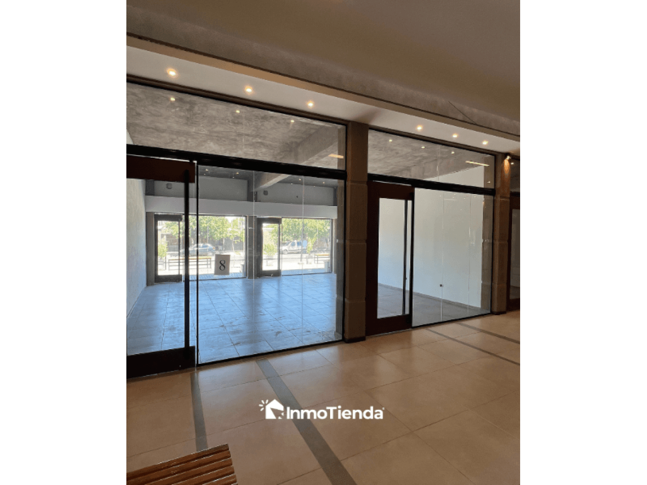 🏢✨ Alquiler. Locales Comerciales Centro Comercial Las Lajas. Rivadavia