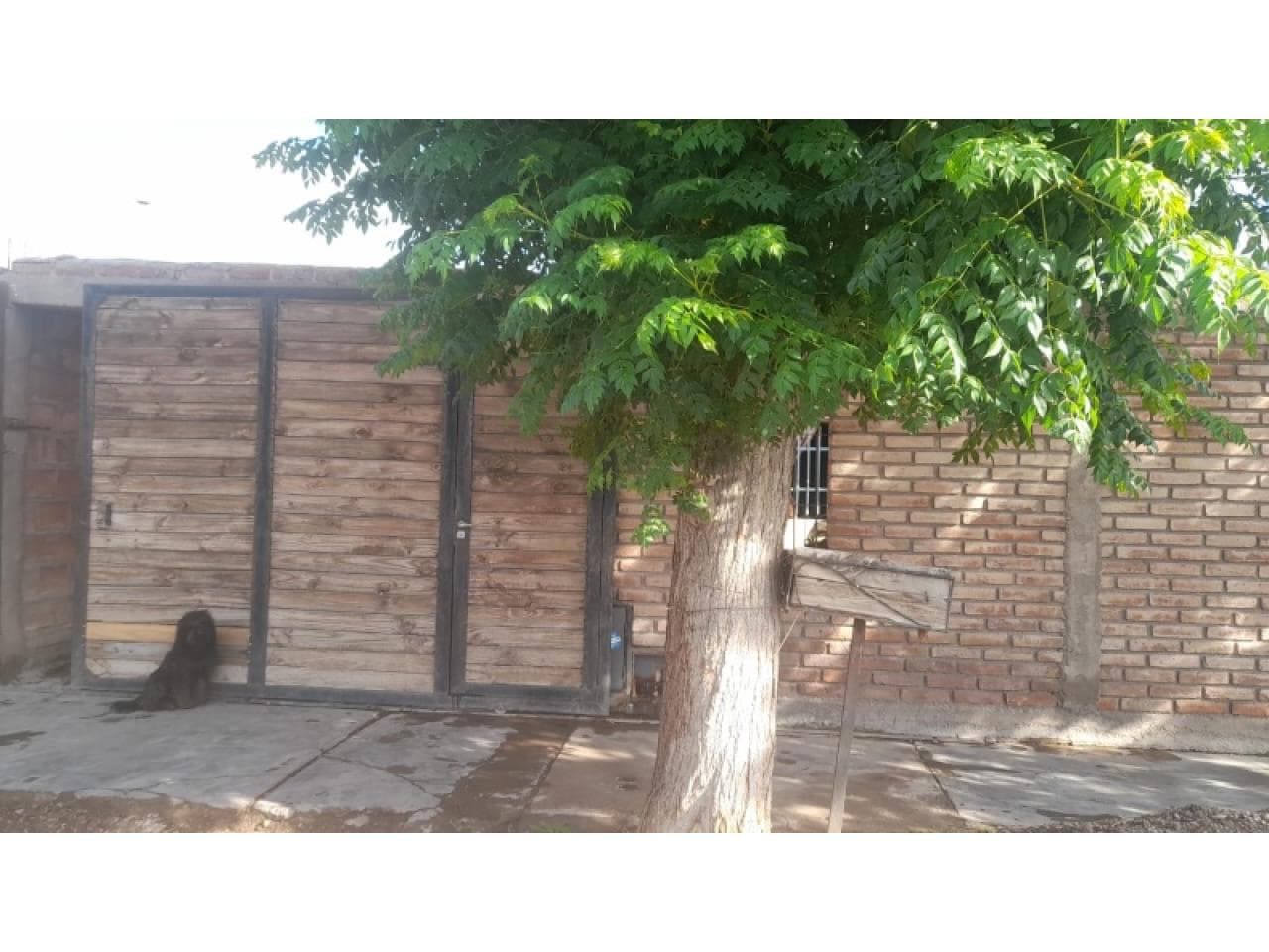 Venta- Casa 2 Dormitorios Y Dpto En El Fondo De 1 Dormitorio - Chimbas