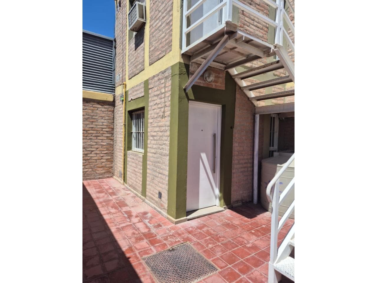 Rivadavia, Planta Baja, Estar Comedor-cocina, 2 Dormitorios, 1 Baño, U$s42.000 Tel. 2646296308 - 2645641149