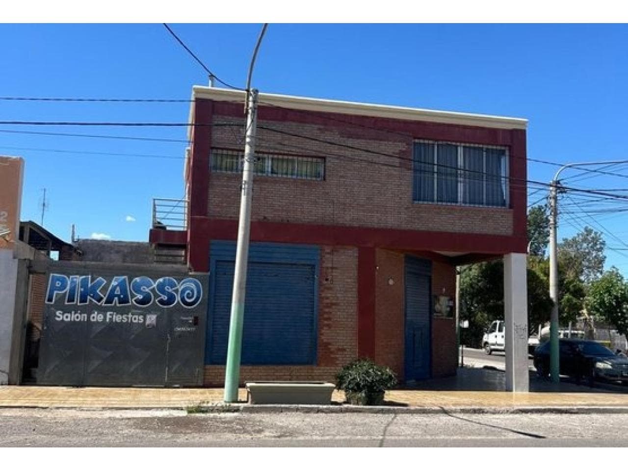 Venta Salon Comercial Mas Departamento. Rivadavia. Mls#420981152-53