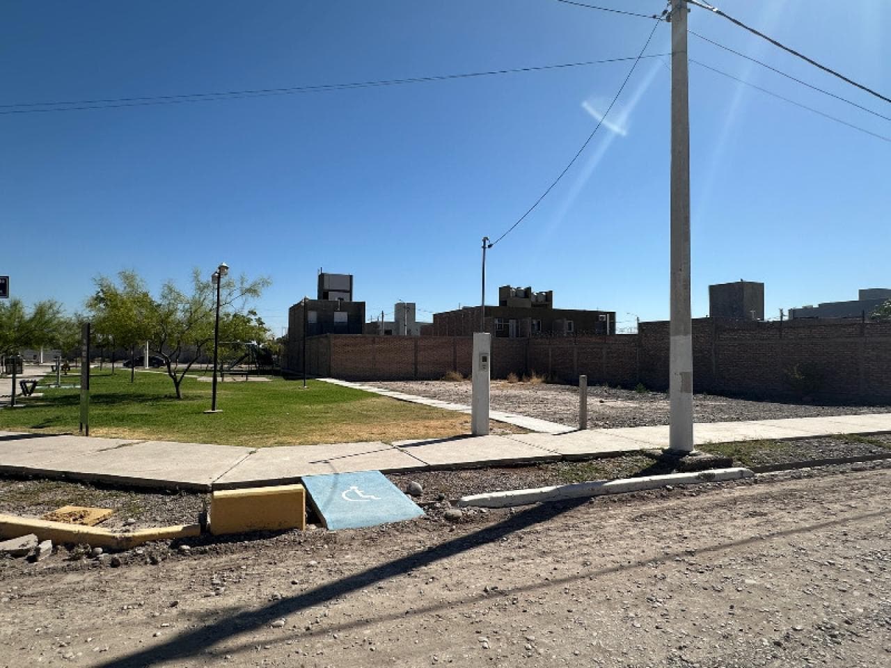 Venta. Hermoso Lote De 400 M2 En B° Residencial Caja Mob 2, Rivadavia R. Calivar Y Cabot