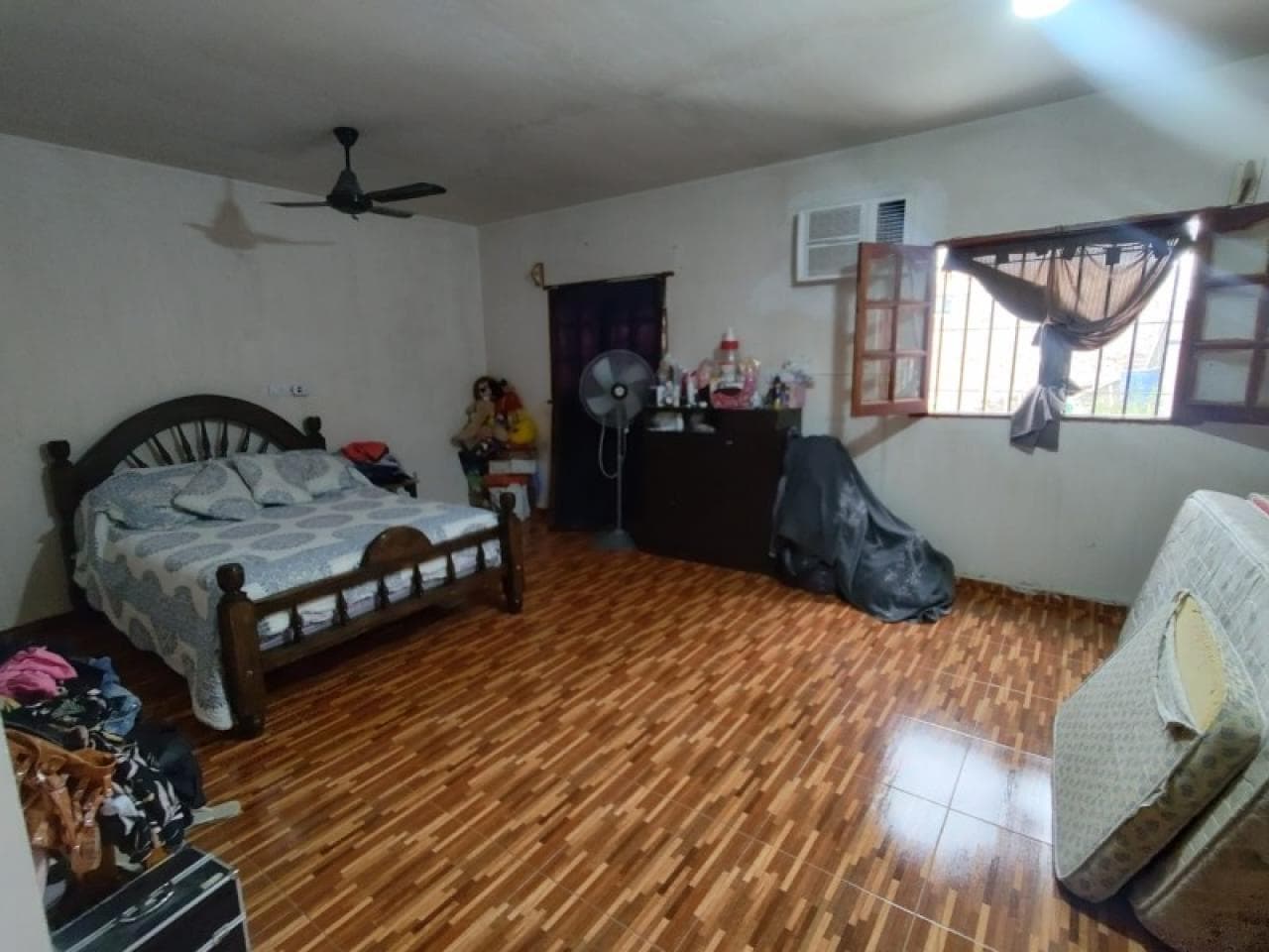 Casa Con Salón En Santa Lucia