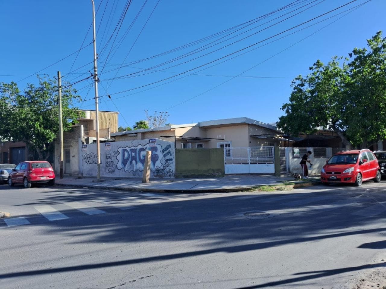 Venta De Terreno Importante Esquina Brasil Y Alem