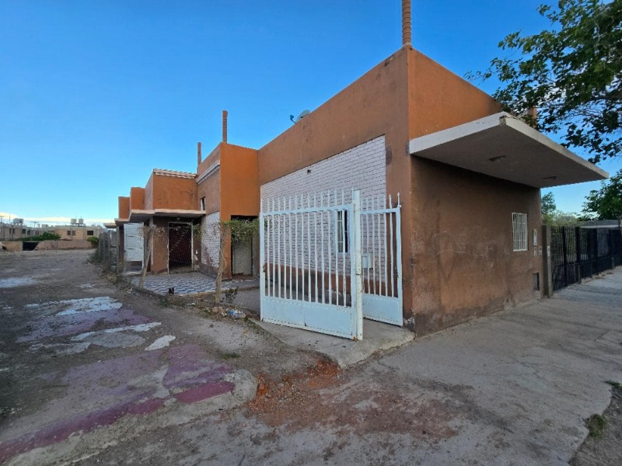 Venta - Casa En Capital Con 1.550 M² De Terreno  A 200 Mts De Circunvalación