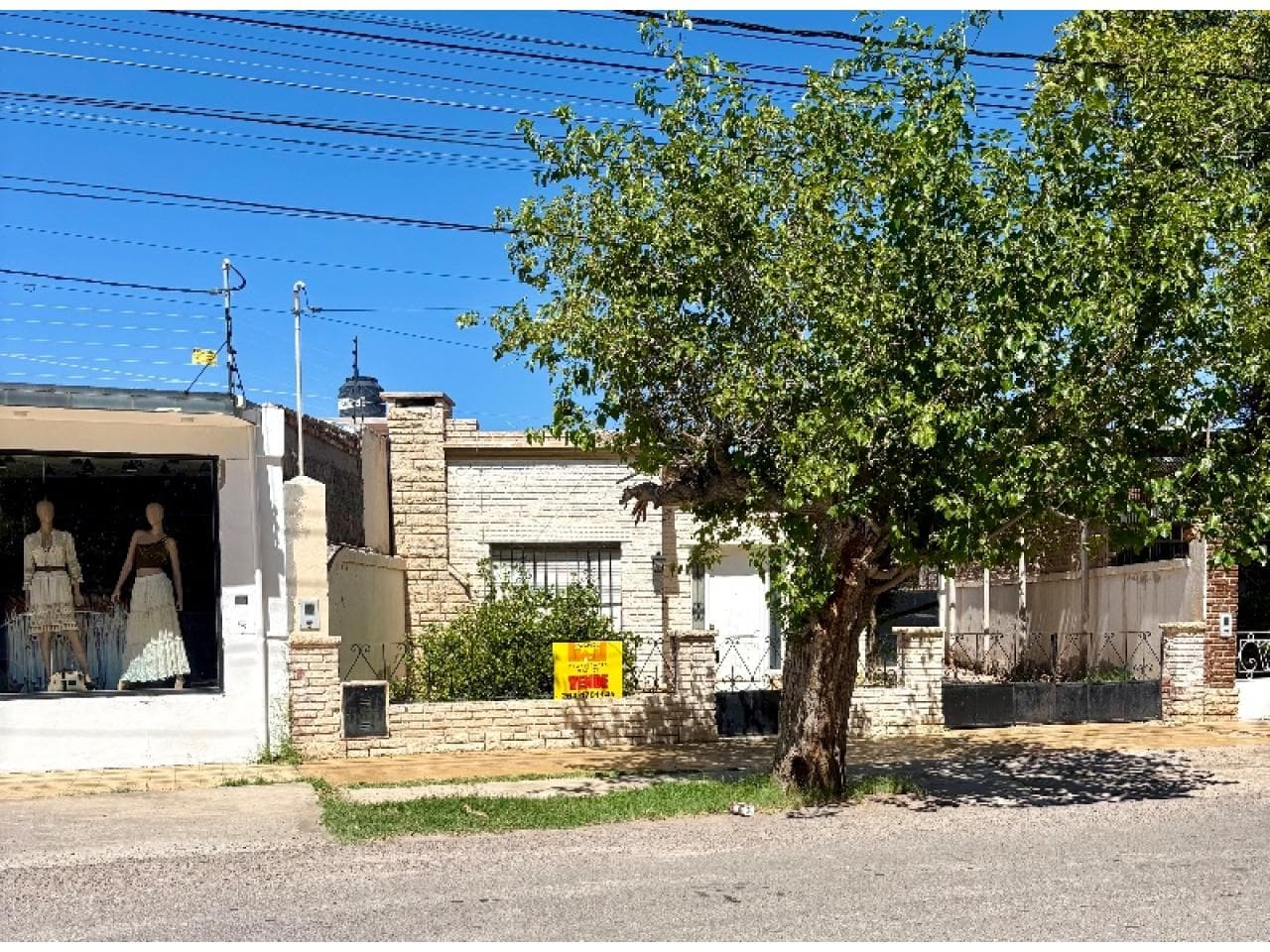 Venta. Casa De 3 Dormitorios, A Metros De Av. Libertador. Rivadavia
