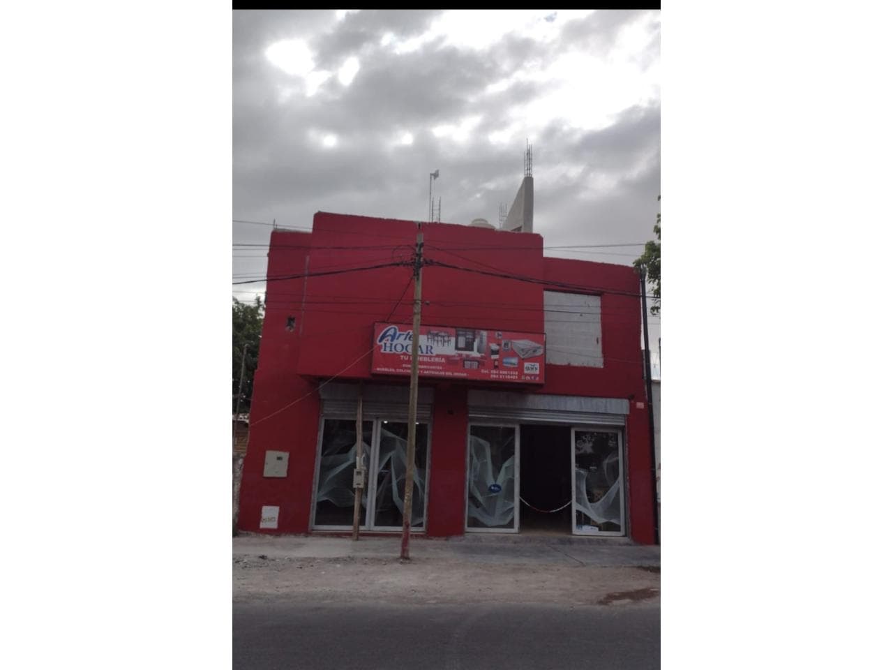 Alquiler. Salon Comercial 500 M2 2 Pisos En Capital