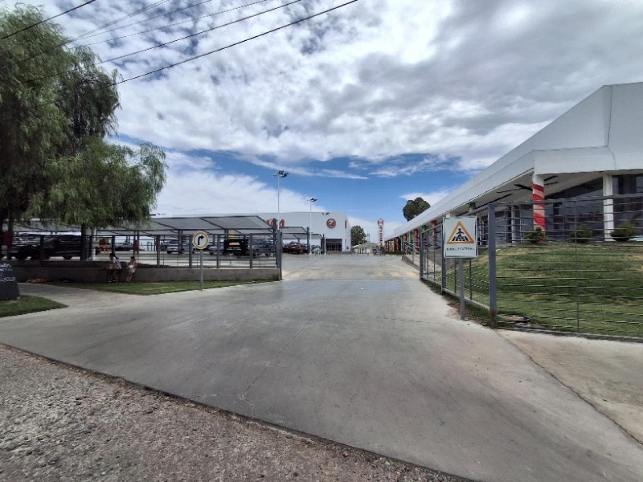 Venta Fantastico Lote Esquina A Mts. Nuevo Cafe America De Calle Las Heras - Capital .-