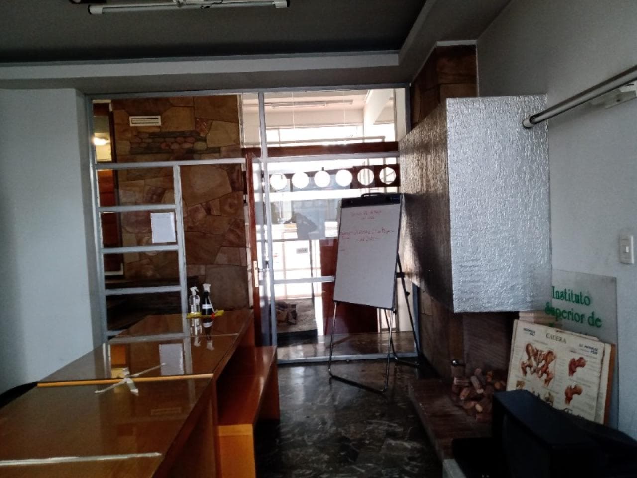 Venta. Casa En Zona Centrica Apta Comercio, Oficinas O Consultorios.