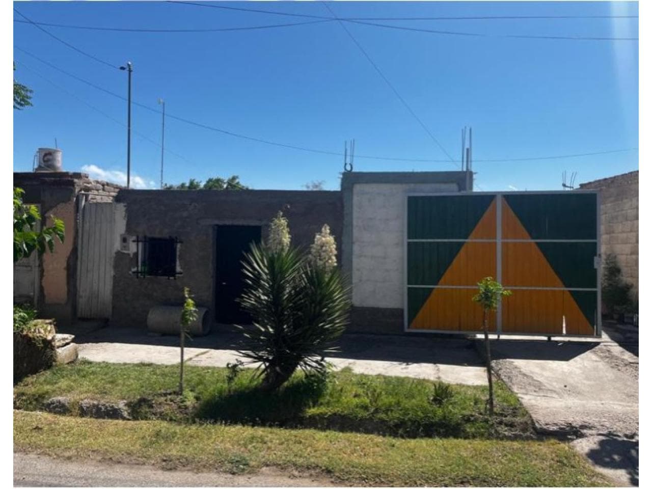 Terreno Con Construcción Blanda