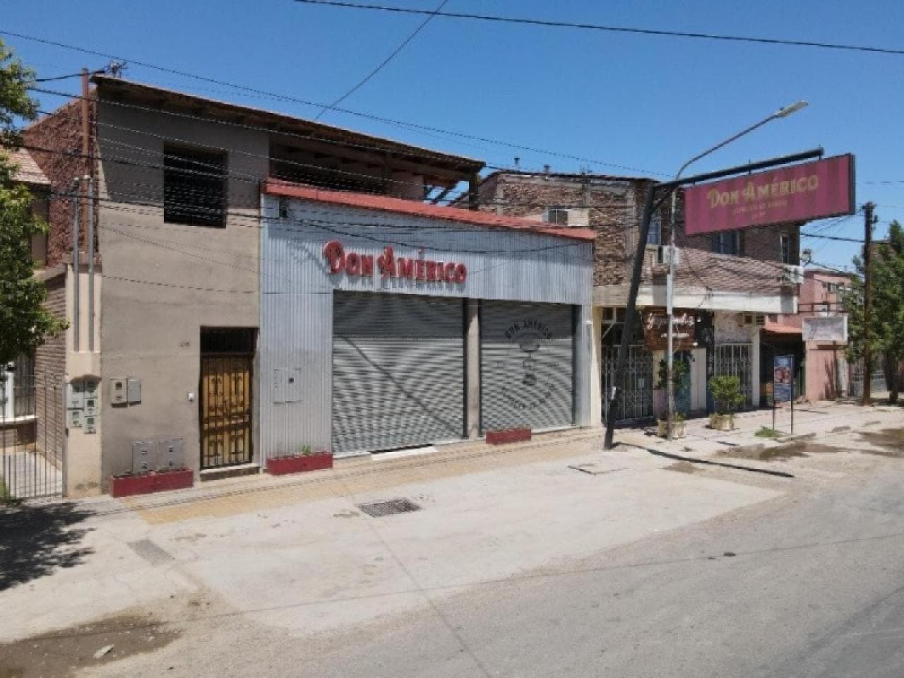Venta - Salón Comercial - 337m2 Cubiertos - Con Departamento 5 Dormitorios - Hermógenes Ruiz - Capital