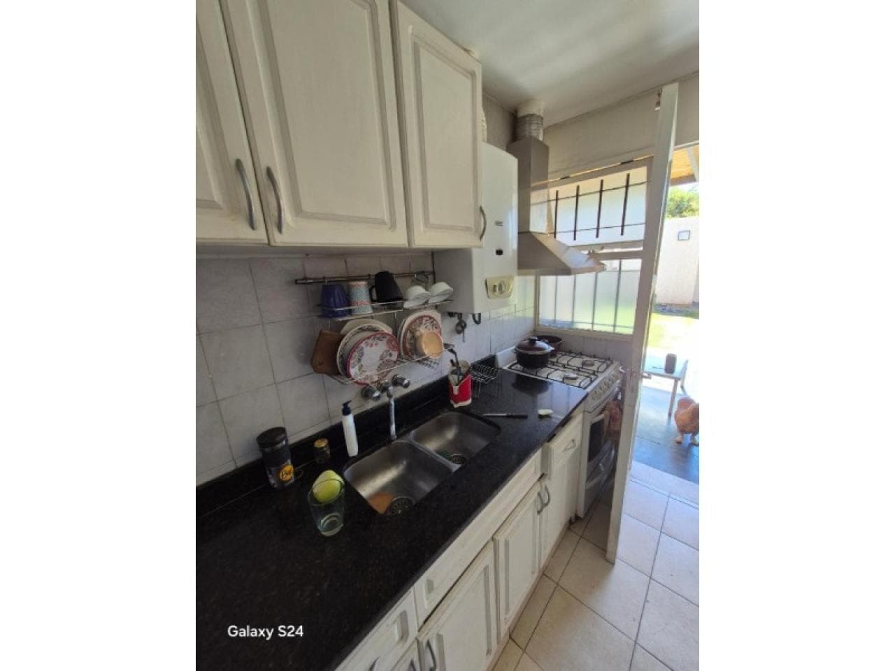 Oportunidad - Venta Casa En Zona Residencial De Rivadavia - 3 Dormit. Y 2 Baños .-