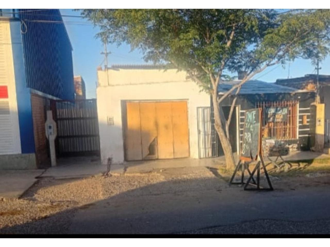 Gran Oportunidad Lote De 500m2  Con Salon Y Departamento A Media Cuadra De La Plaza De Villa Krawse