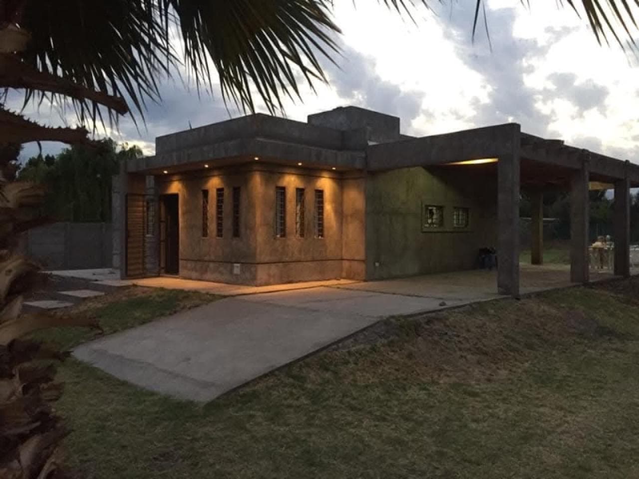 Venta Casa De Categoría En Rawson