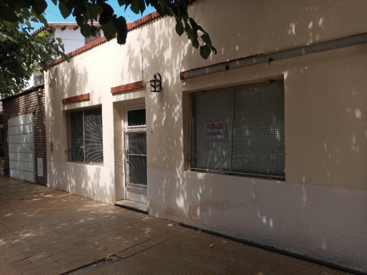Salón Comercial En Alquile - Capital