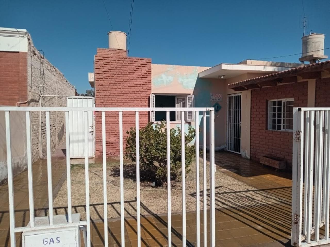 Venta. Casa Villa Del Carril. Multiples Espacios. Capital