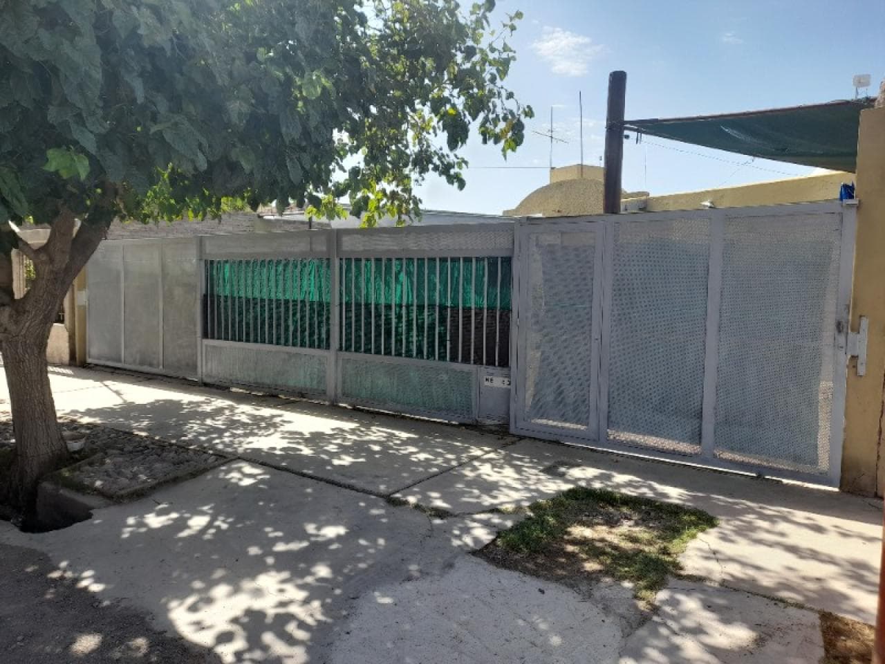2 Dormitorios, 2 Baños, Ampliación, Galaeria Cerrada, Doble Espacio De Cochera.