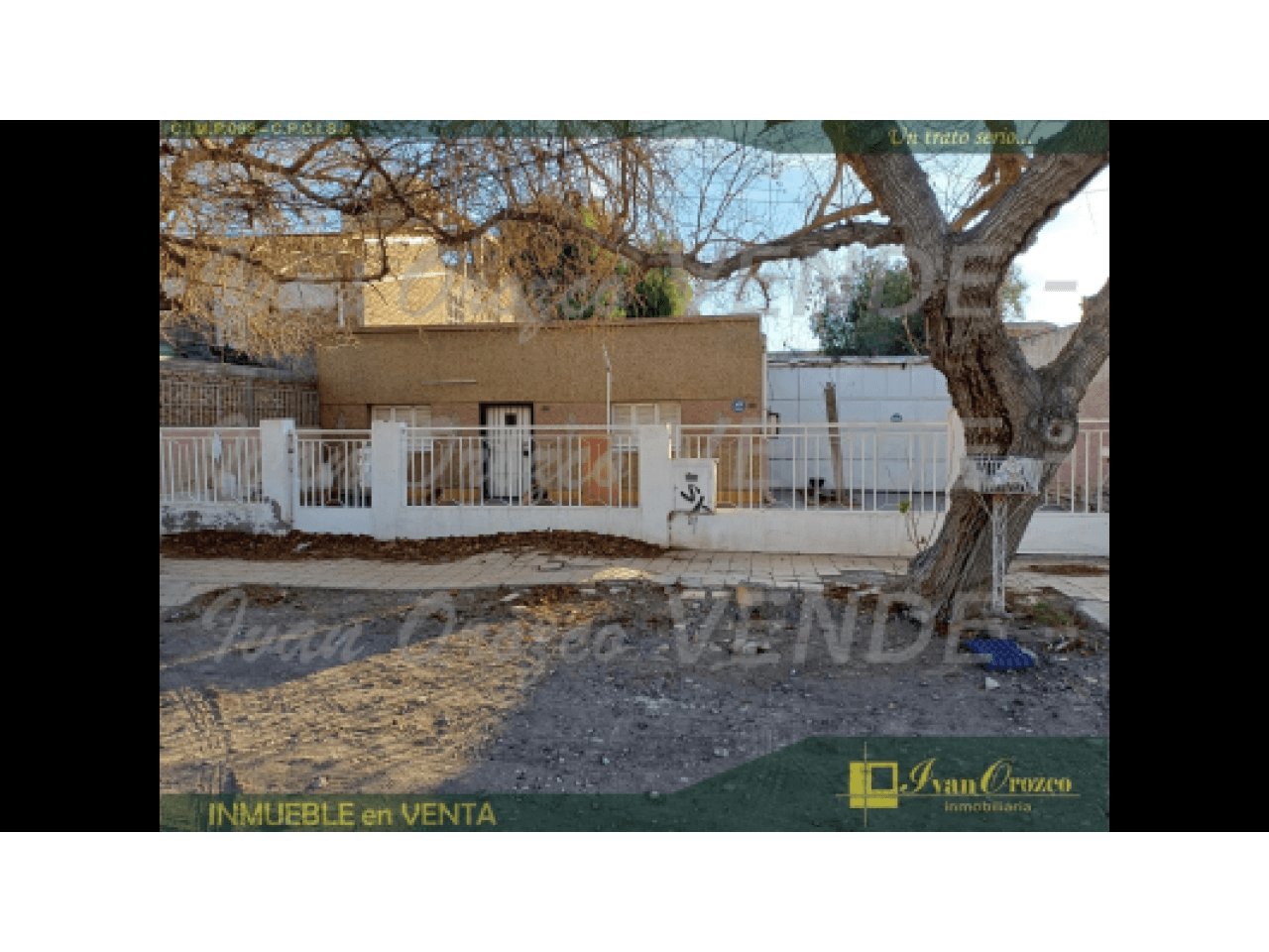 Red Inmobiliaria Ivan Orozco - Venta Terreno Con Casa A Reciclar En Capital Sur