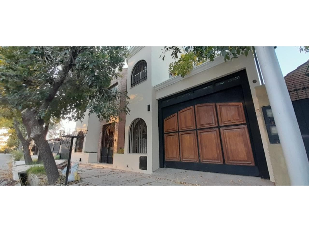 Fantástica Casa En Barrio Cabaña