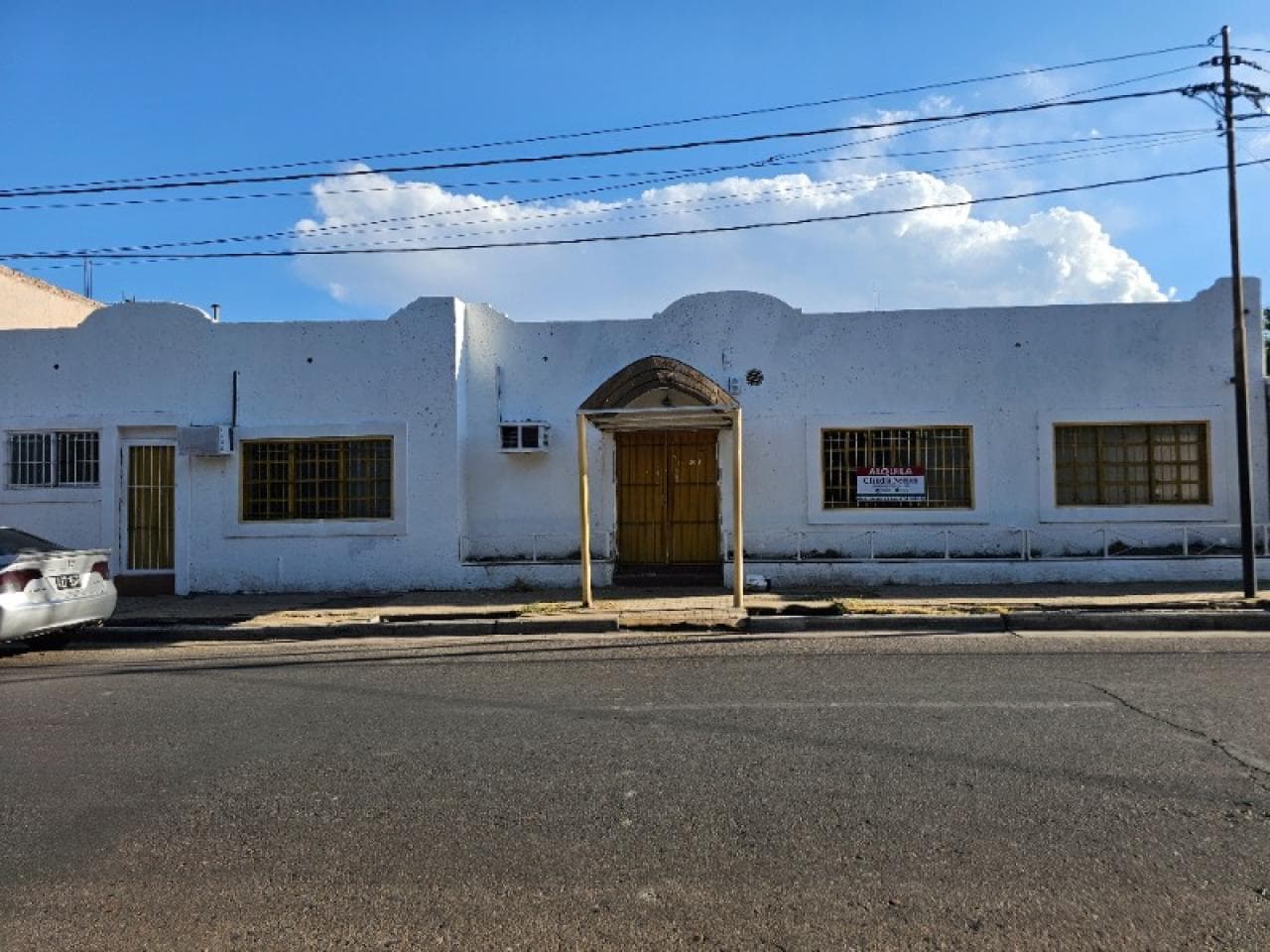 Alquilo Salon Sobre Av. Circunvalación. Capital