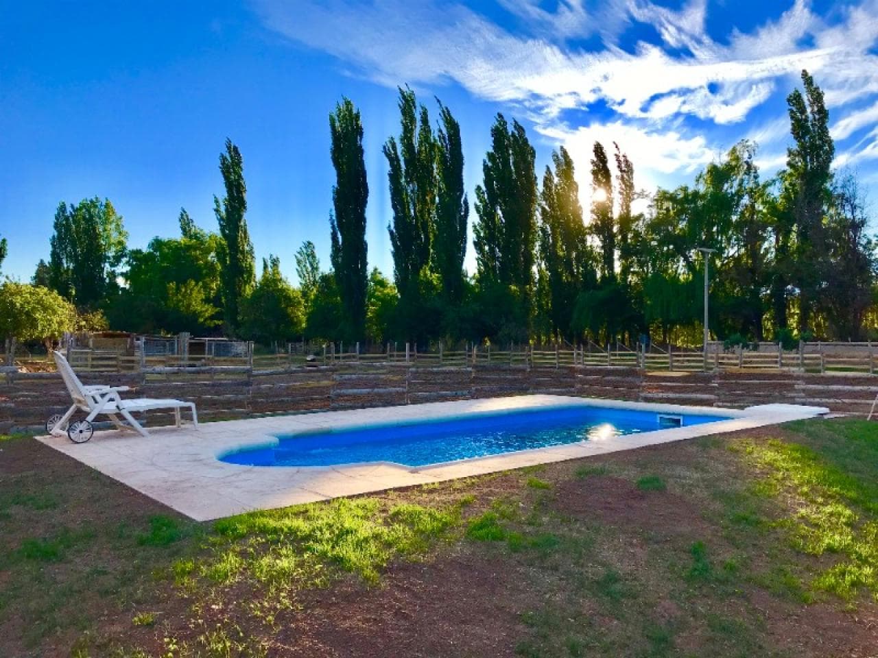 Venta. 1 Ha En Esquina Con Hotel 8 Habitaciones, Recilado A Nuevo.  Funcionando, Barrreal Norte