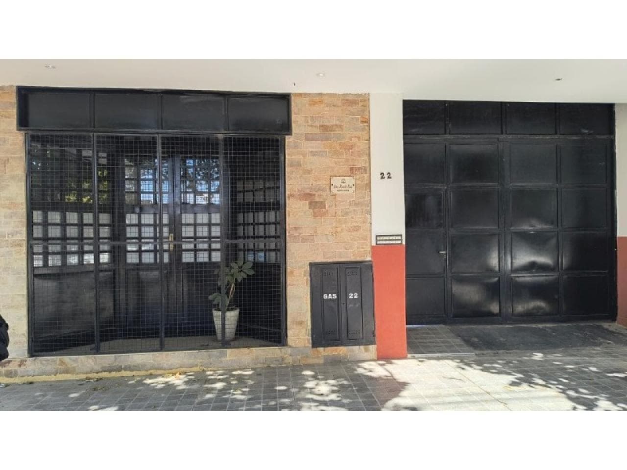 Alquiler - Oficinas. 3 Privados. Chile A Metros De Calle Mendoza - Capital.