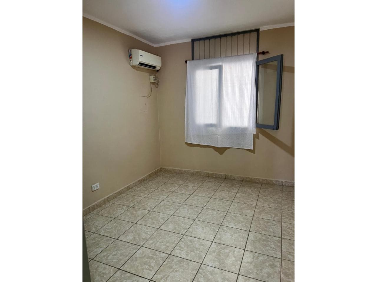 Casa Ubicada En Barrio Bardiani. Con Ampliaciones Y  Departamento Independiente En Planta Alta