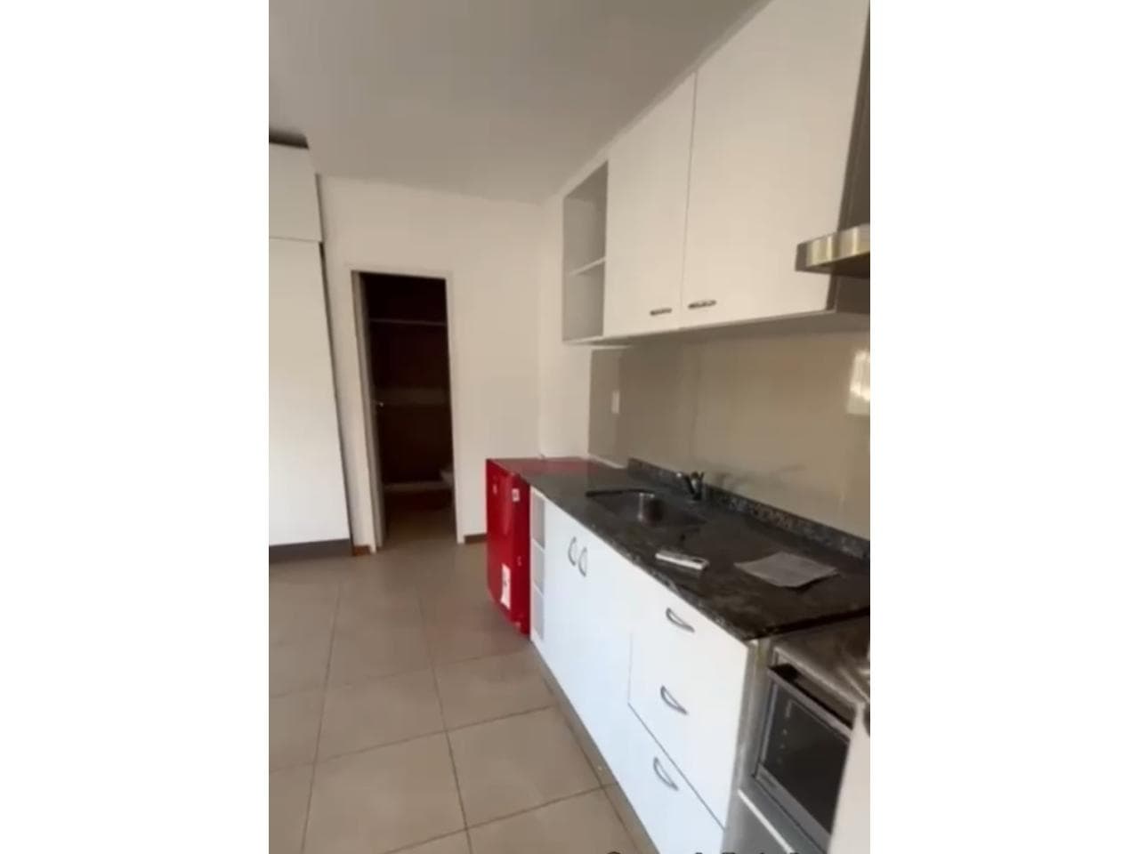 Venta Excelente Y Amplio Departamento A 2 Cuadras De Centro Civico, 1 Dormitorio..