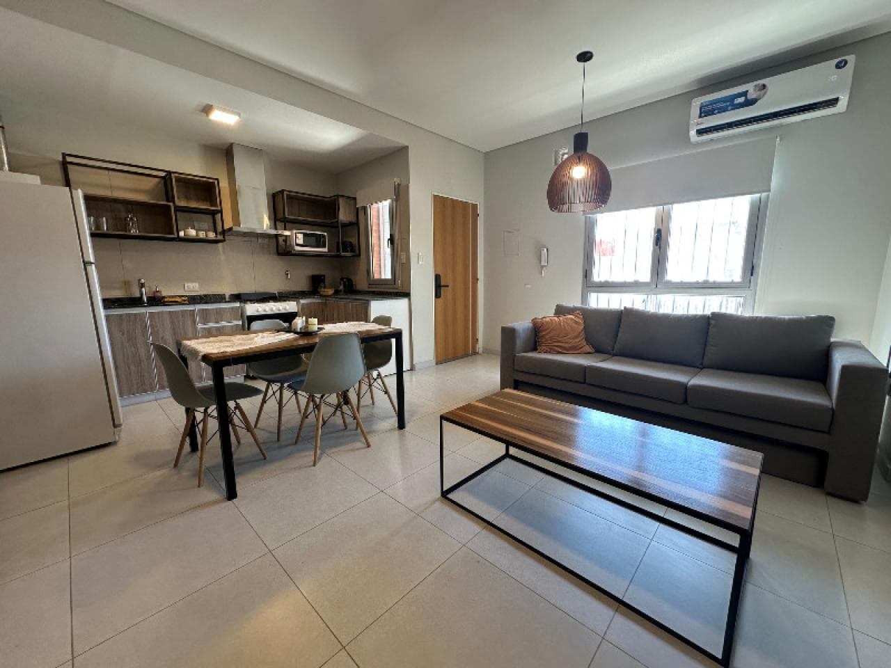Venta. Depto De Gran Calidad 1 Dormitorio, Amoblado Y Equipado, Cochera, Seguridad, Terraza De Usos Multiples. Rivadavia
