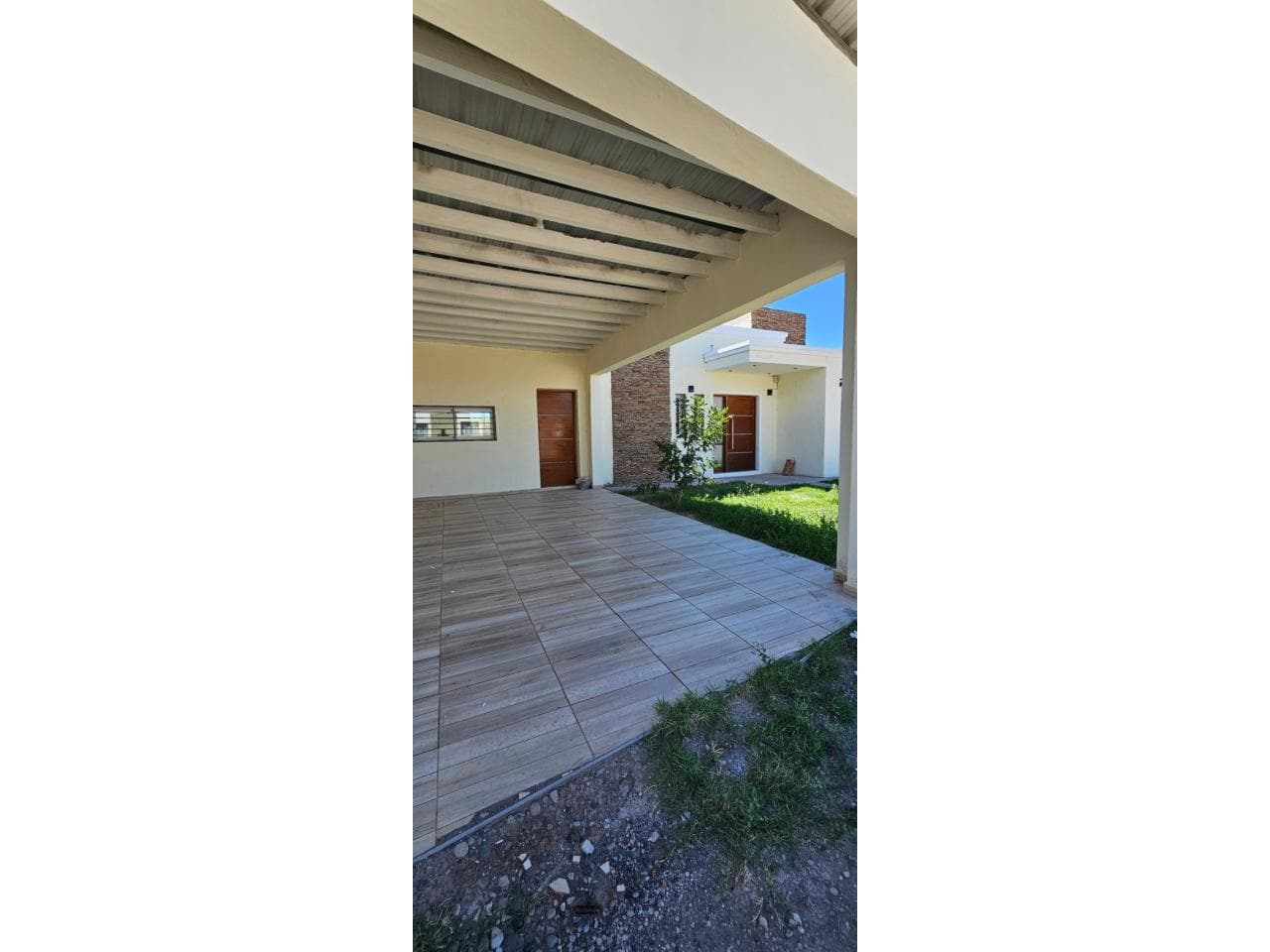 Casa En Alquiler, 2 Dormitorios - Santa Lucia