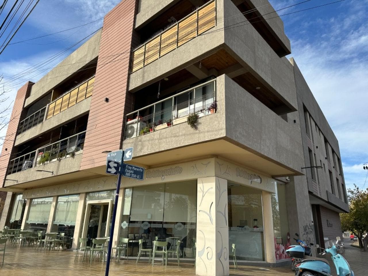 Departamento Edificio Reina Victoria - En Alquiler Disponible. Capital