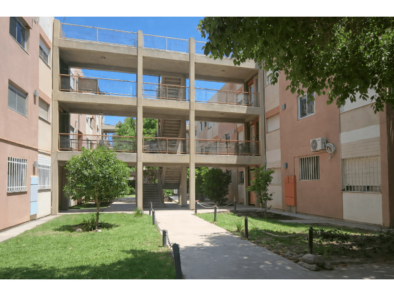 Departamento En Santa Lucía Segundo Piso Con Cochera